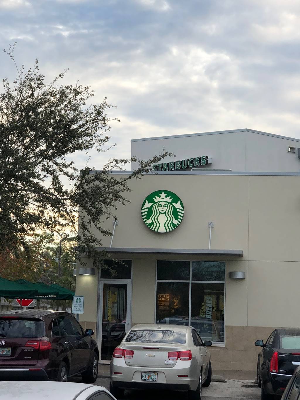 Starbucks | cafe | 4946 4th St N Space 400, St. Petersburg, FL 33703, USA | 7275287561 OR +1 727-528-7561