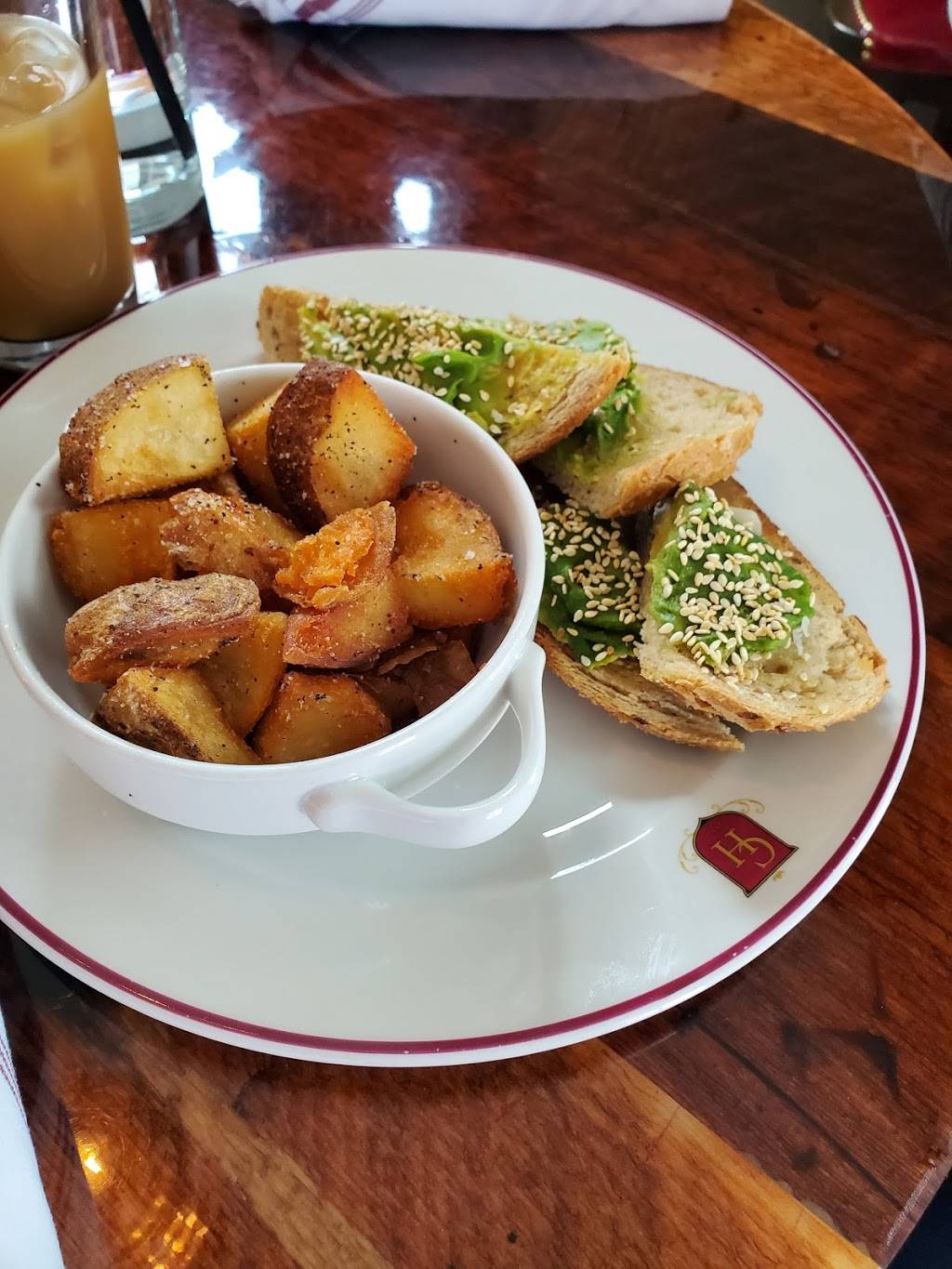 The Cadillac House | restaurant | 5502 Main St, Lexington, MI 48450, USA | 8103597201 OR +1 810-359-7201