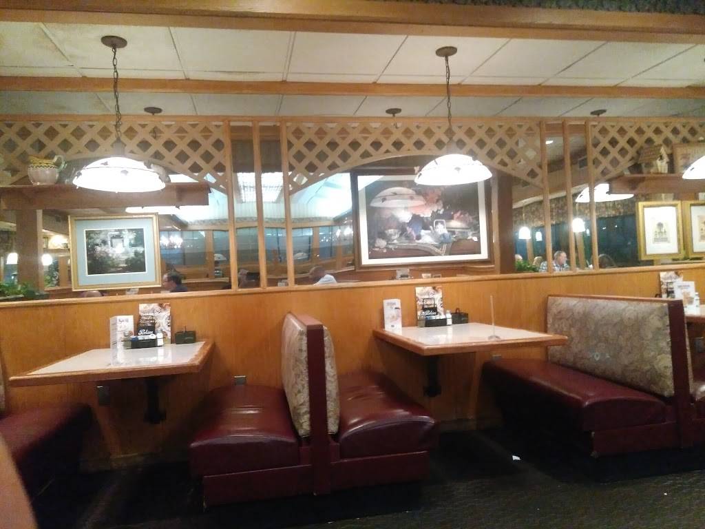 Perkins Restaurant & Bakery | restaurant | 5550 Patriot Blvd, Austintown, OH 44515, USA | 3305442282 OR +1 330-544-2282