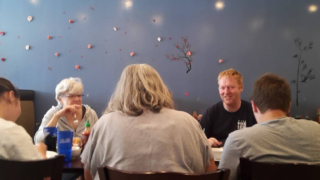 Lins Asian Cuisine | restaurant | 406 E Broadway, Logansport, IN 46947, USA | 5745161276 OR +1 574-516-1276