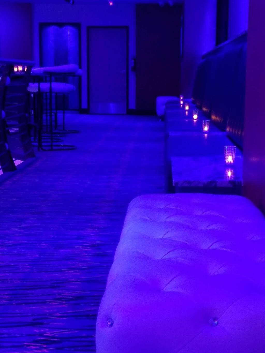 Christies Cabaret Phoenix | night club | 44 N 32nd St, Phoenix, AZ 85034, USA | 6022753095 OR +1 602-275-3095