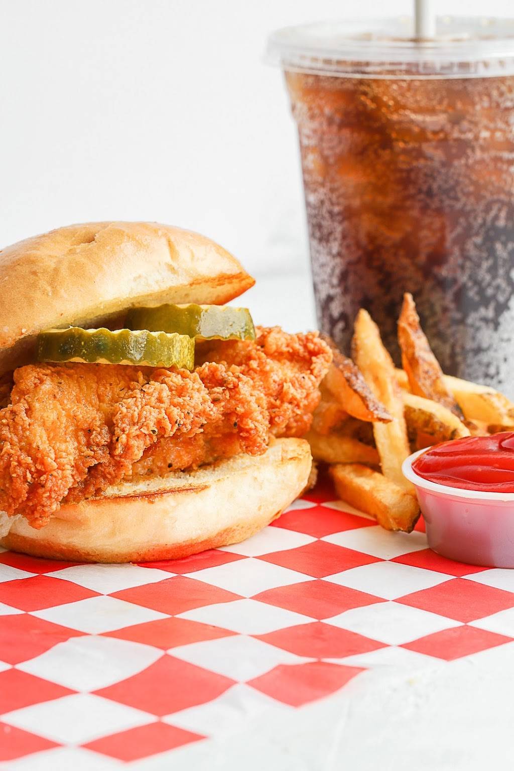 Roaming Rooster | restaurant | 1301 U St NW, Washington, DC 20009, USA | 2028082993 OR +1 202-808-2993