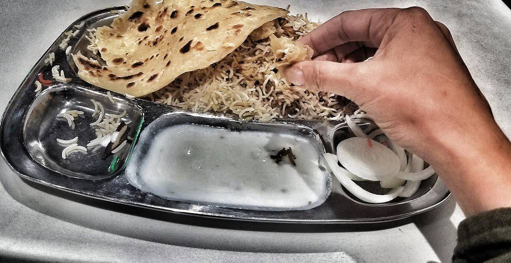 Ghareeb Nawaz Restaurant | restaurant | 2032 W Devon Ave, Chicago, IL 60659, USA | 7737615300 OR +1 773-761-5300