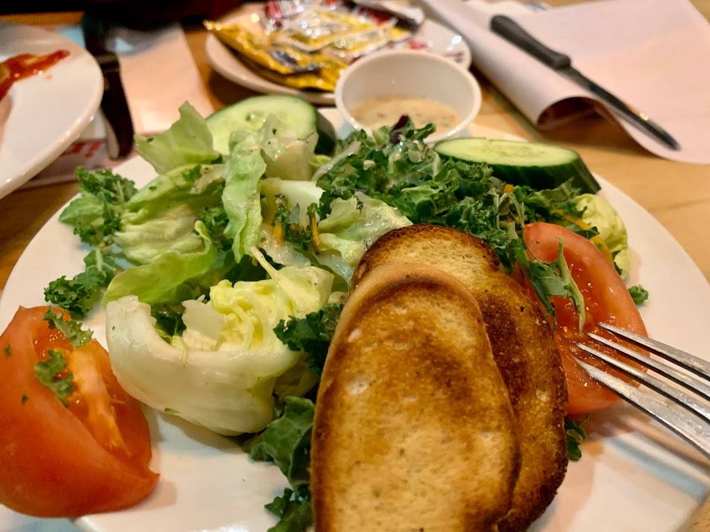 Toujours Mikes | restaurant | 1191 Autoroute Duplessis, LAncienne-Lorette, QC G2G 2B4, Canada | 4188724867 OR +1 418-872-4867