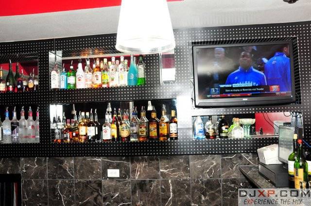 Heroes Lounge | restaurant | 3094 N Stemmons Fwy, Dallas, TX 75247, USA | 2147506800 OR +1 214-750-6800