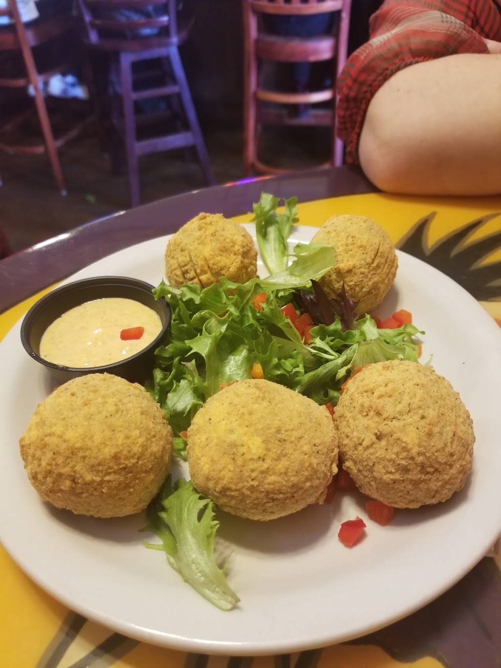 Henrys Louisiana Grill | restaurant | 4835 N Main St, Acworth, GA 30101, USA | 7709661515 OR +1 770-966-1515