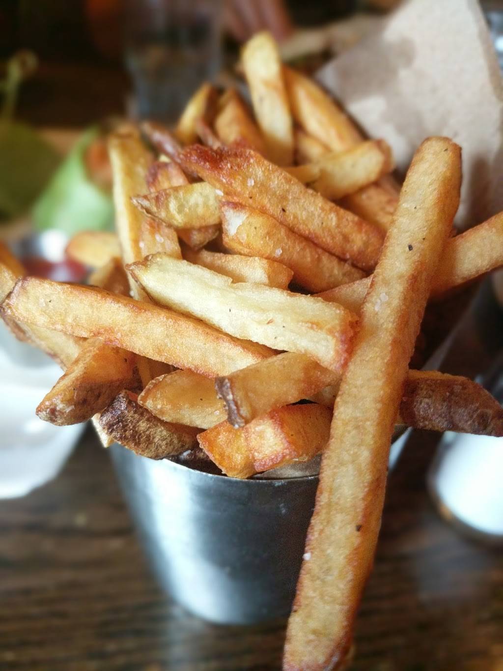 Lady Gregorys Irish Bar & Restaurant | restaurant | 5260 N Clark St, Chicago, IL 60640, USA | 7732715050 OR +1 773-271-5050