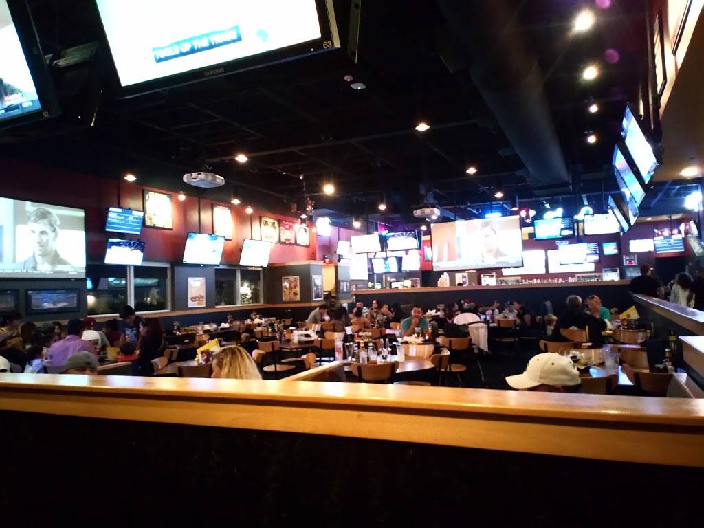 Buffalo Wild Wings | restaurant | 1600 E Gonzales Rd, Oxnard, CA 93036, USA | 8059889464 OR +1 805-988-9464