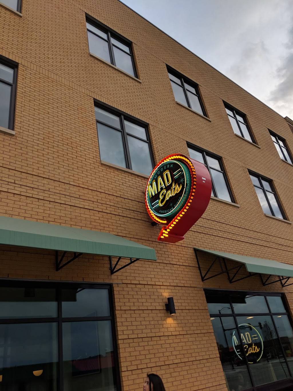 MAD Eats | restaurant | 201 S Main St, Owasso, OK 74055, USA | 9184014353 OR +1 918-401-4353