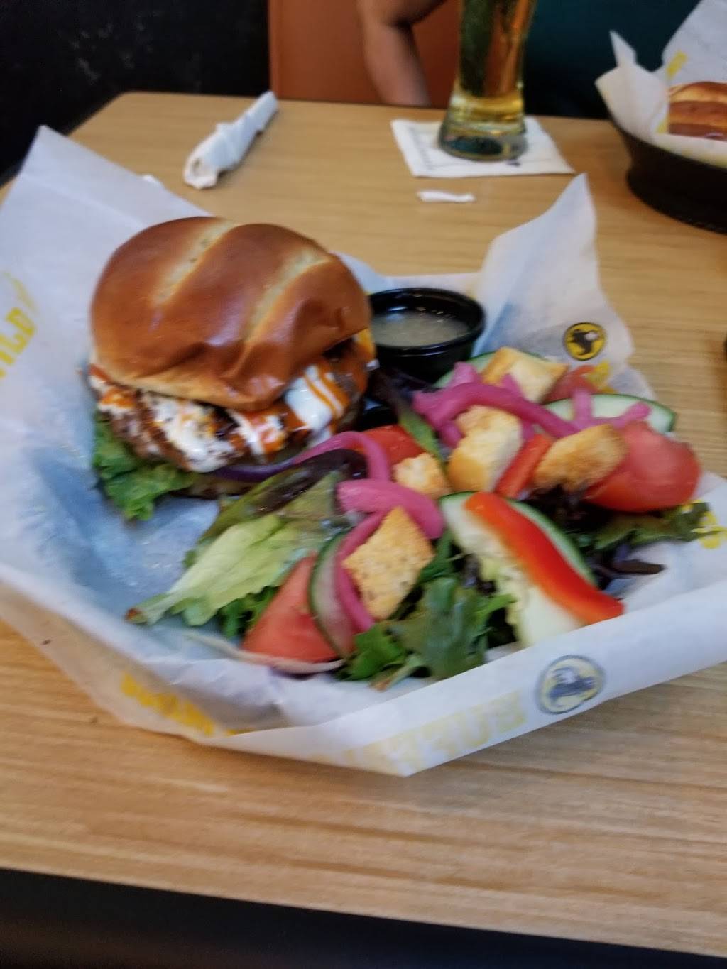 Buffalo Wild Wings | restaurant | 3099 Formosa Gardens Blvd, Kissimmee, FL 34747, USA | 4073971500 OR +1 407-397-1500