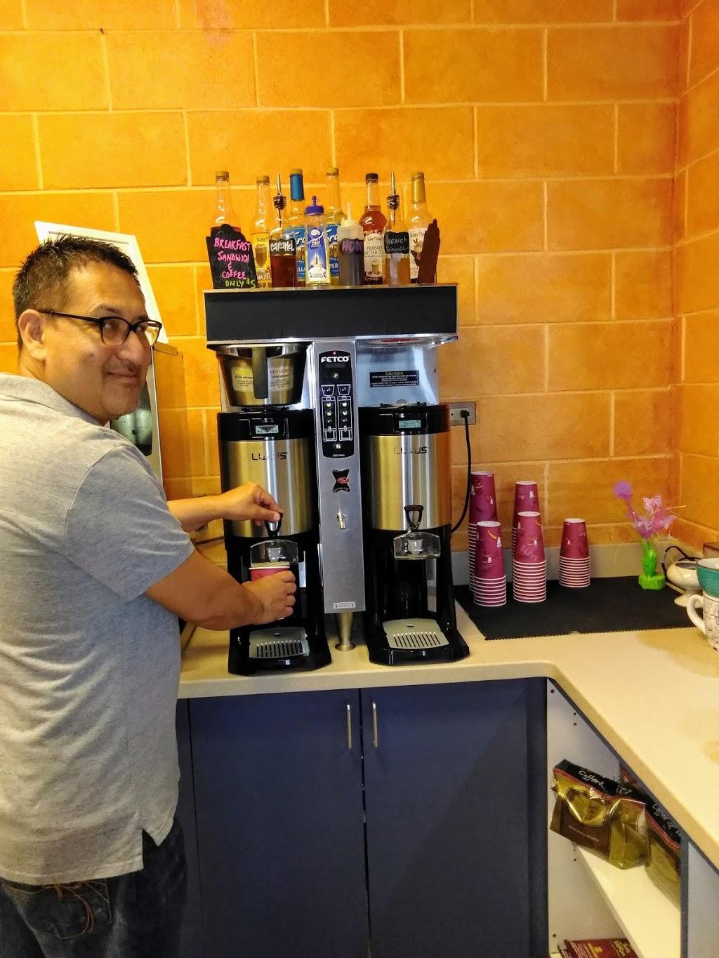 Koffeelicious | meal takeaway | 2301 Lehigh Ave Inside North Glenview Metra Train Station (The Glen of, Glenview, IL 60026, USA | 7732597595 OR +1 773-259-7595