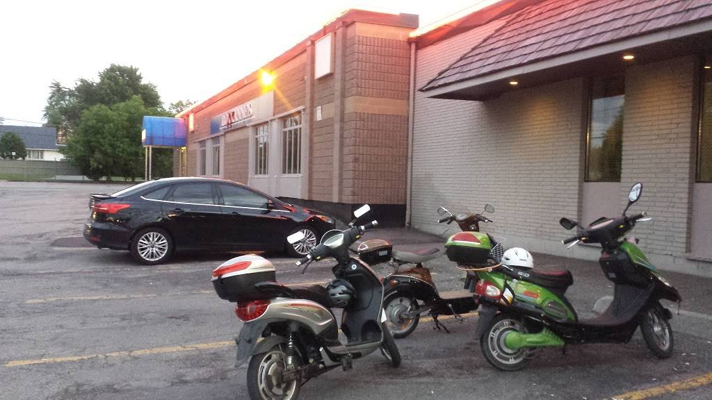 Howl At The Moon | restaurant | 1271 Victoria St N, Kitchener, ON N2B 3E1, Canada | 5195787205 OR +1 519-578-7205