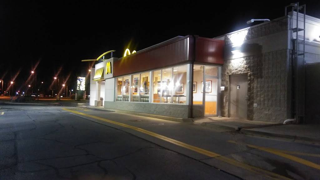 McDonalds | cafe | 1610 E Empire St, Bloomington, IL 61701, USA | 3096638450 OR +1 309-663-8450