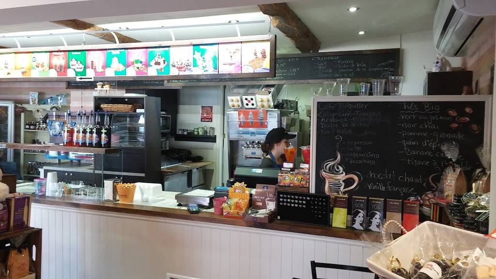 Pizzeria-Crèmerie-Café Les Délices Royales | restaurant | 6395 Ave Royale, LAnge-Gardien, QC G0A 2K0, Canada | 4184061746 OR +1 418-406-1746