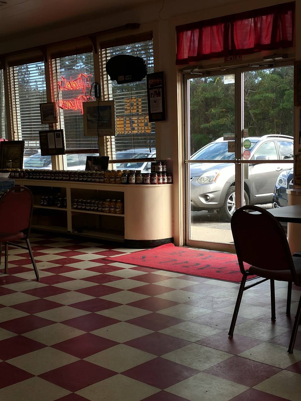 Pauls Place Famous Hotdogs | restaurant | 11725 US-117, Rocky Point, NC 28457, USA | 9106752345 OR +1 910-675-2345