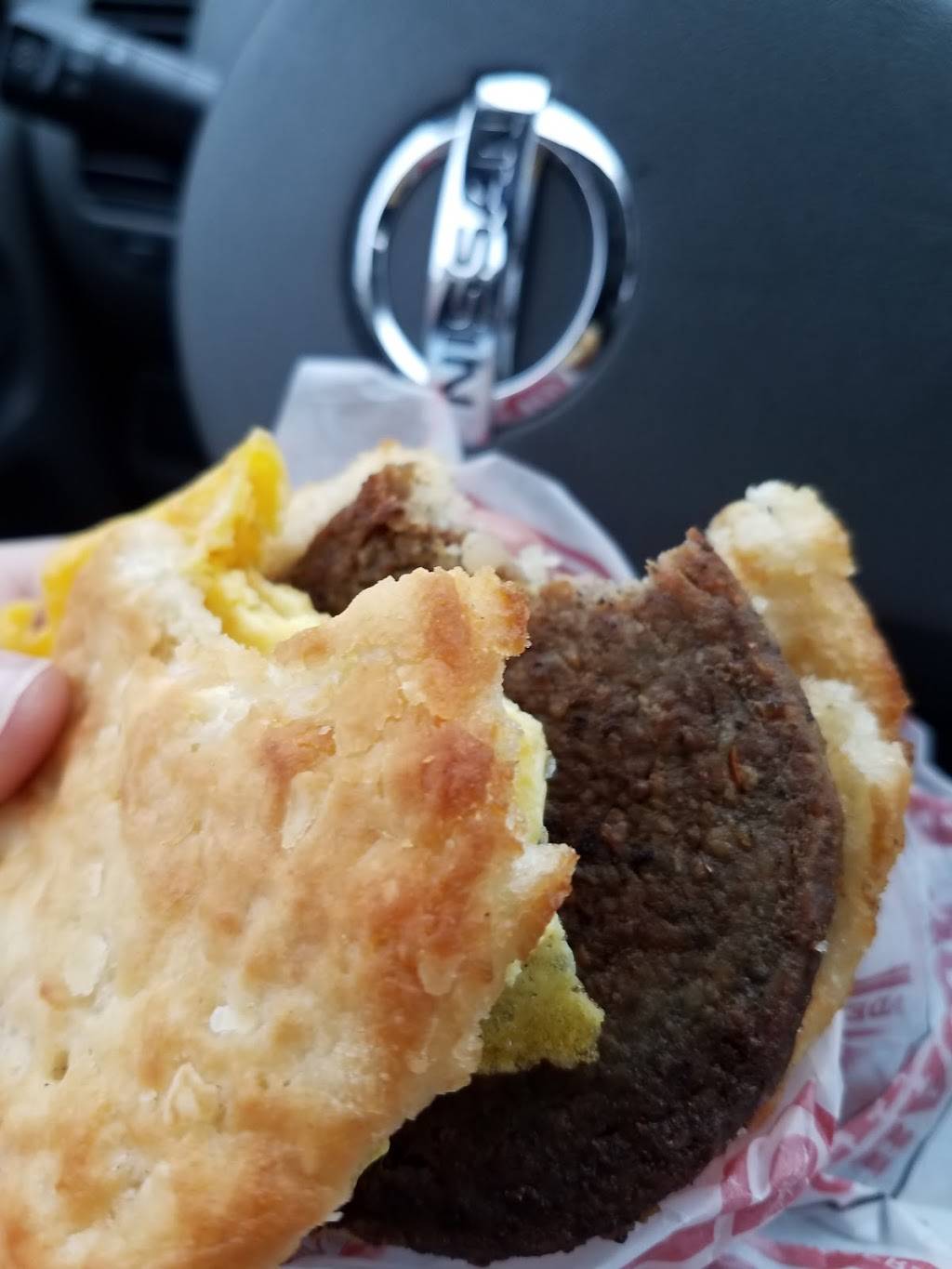 Hardees | restaurant | 437 US Hwy 70 E, Selma, NC 27576, USA | 9192029829 OR +1 919-202-9829