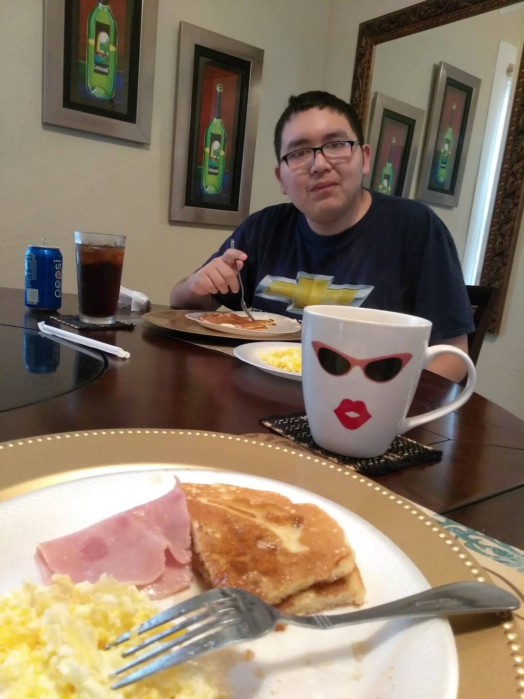 Zacatejano Cafe | restaurant | 2532 W Southcross Blvd, San Antonio, TX 78211, USA | 2109246688 OR +1 210-924-6688