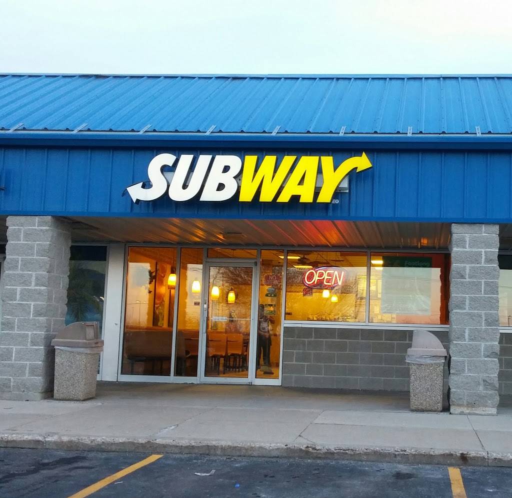Subway | restaurant | 34 W Pioneer Rd, Fond du Lac, WI 54935, USA | 9209233100 OR +1 920-923-3100
