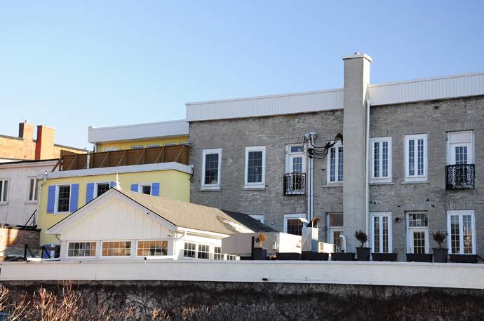 Dinkels & Paulos Restaurants | restaurant | 44 Bridge St E, Belleville, ON K8N 1L6, Canada | 6139662556 OR +1 613-966-2556