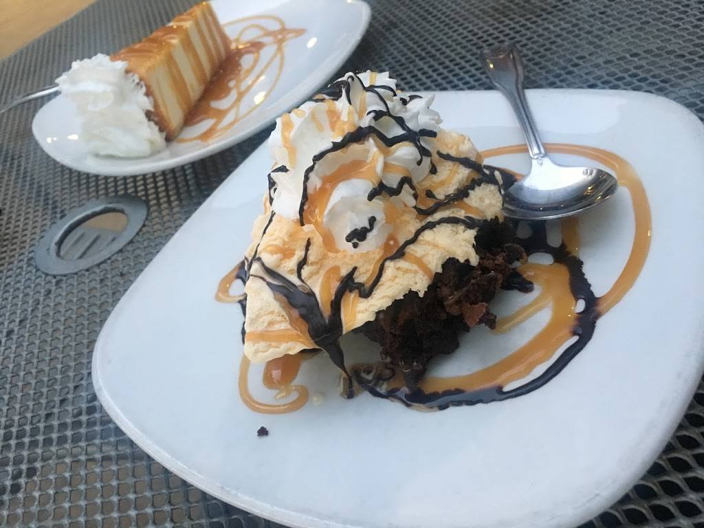 Delta Charlies Bar & Grill | restaurant | 4709, 5303 Challenger Dr, Dallas, TX 75237, USA | 2146239944 OR +1 214-623-9944