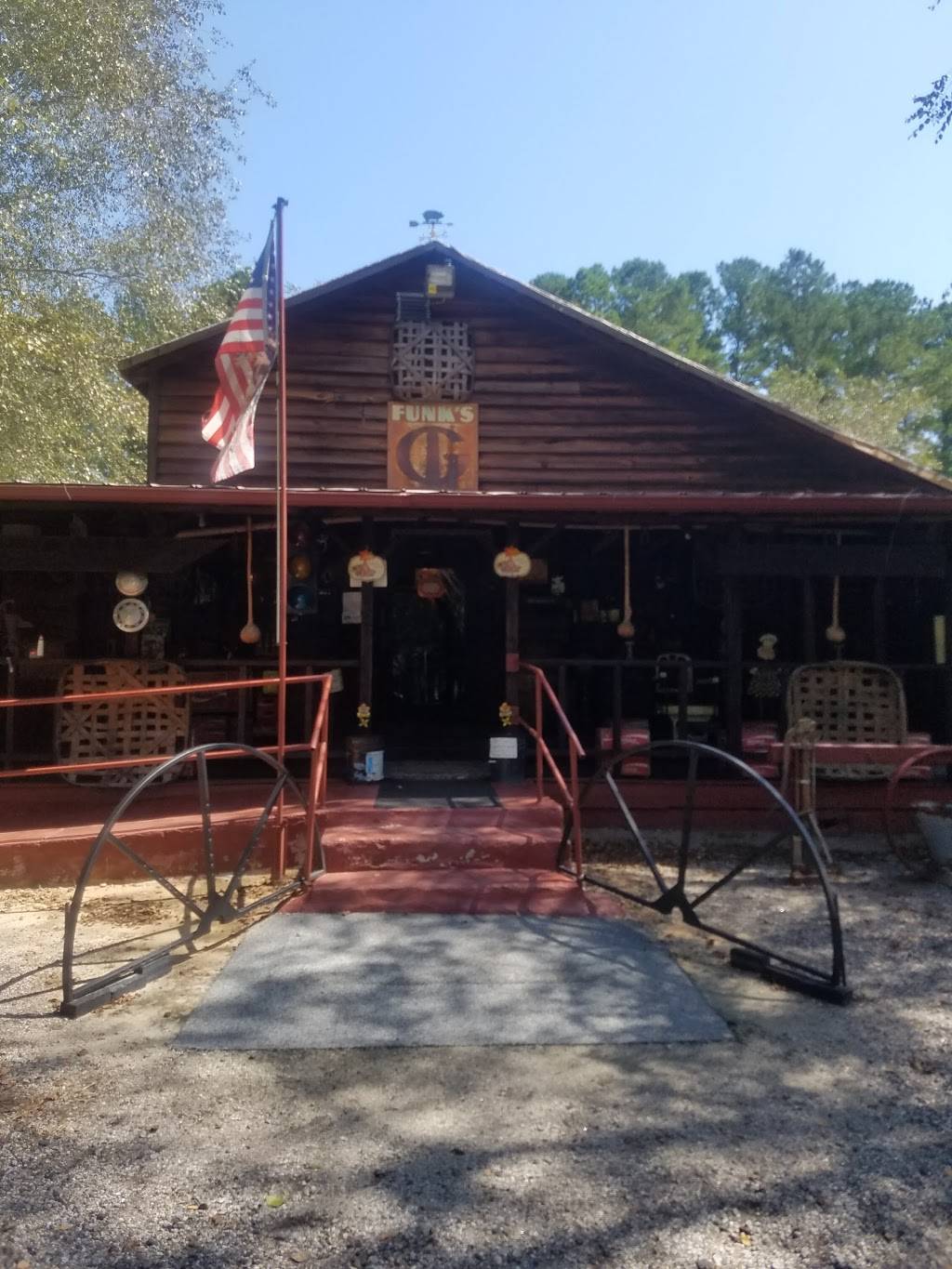 Roys Country Corral | restaurant | 553 Wire Grass Rd, Lumberton, NC 28358, USA | 9106743326 OR +1 910-674-3326