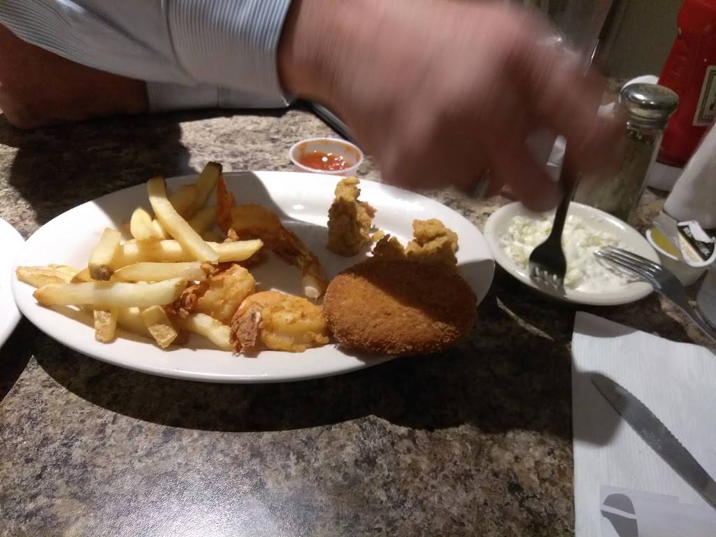 Hueys Restaurant & Oyster Bar | restaurant | 7601 US-70, Mebane, NC 27302, USA | 9195636731 OR +1 919-563-6731