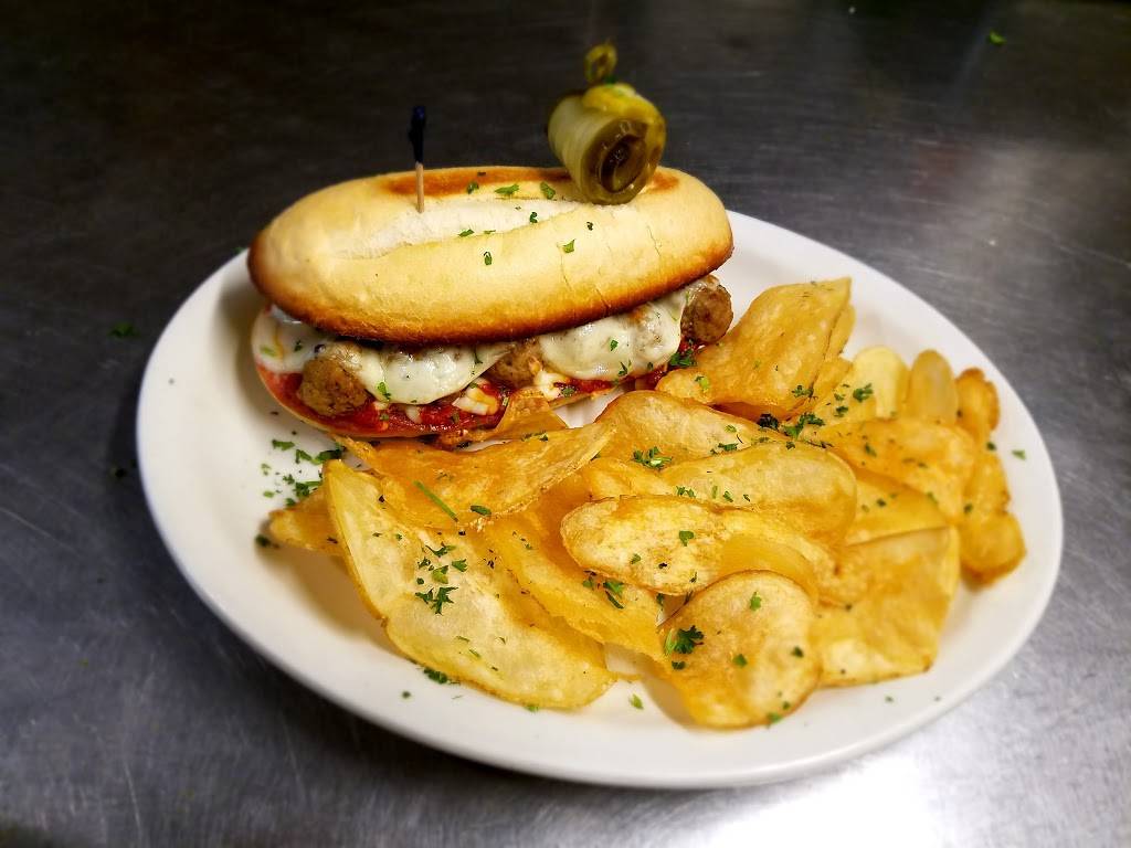 Brat House Grill | restaurant | 49 Wisconsin Dells Pkwy S, Wisconsin Dells, WI 53965, USA | 6082548505 OR +1 608-254-8505