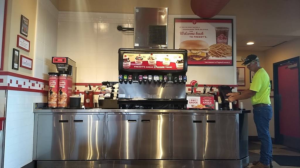 Freddys Frozen Custard & Steakburgers | restaurant | 917 Charleston Ave E, Mattoon, IL 61938, USA | 2172353820 OR +1 217-235-3820