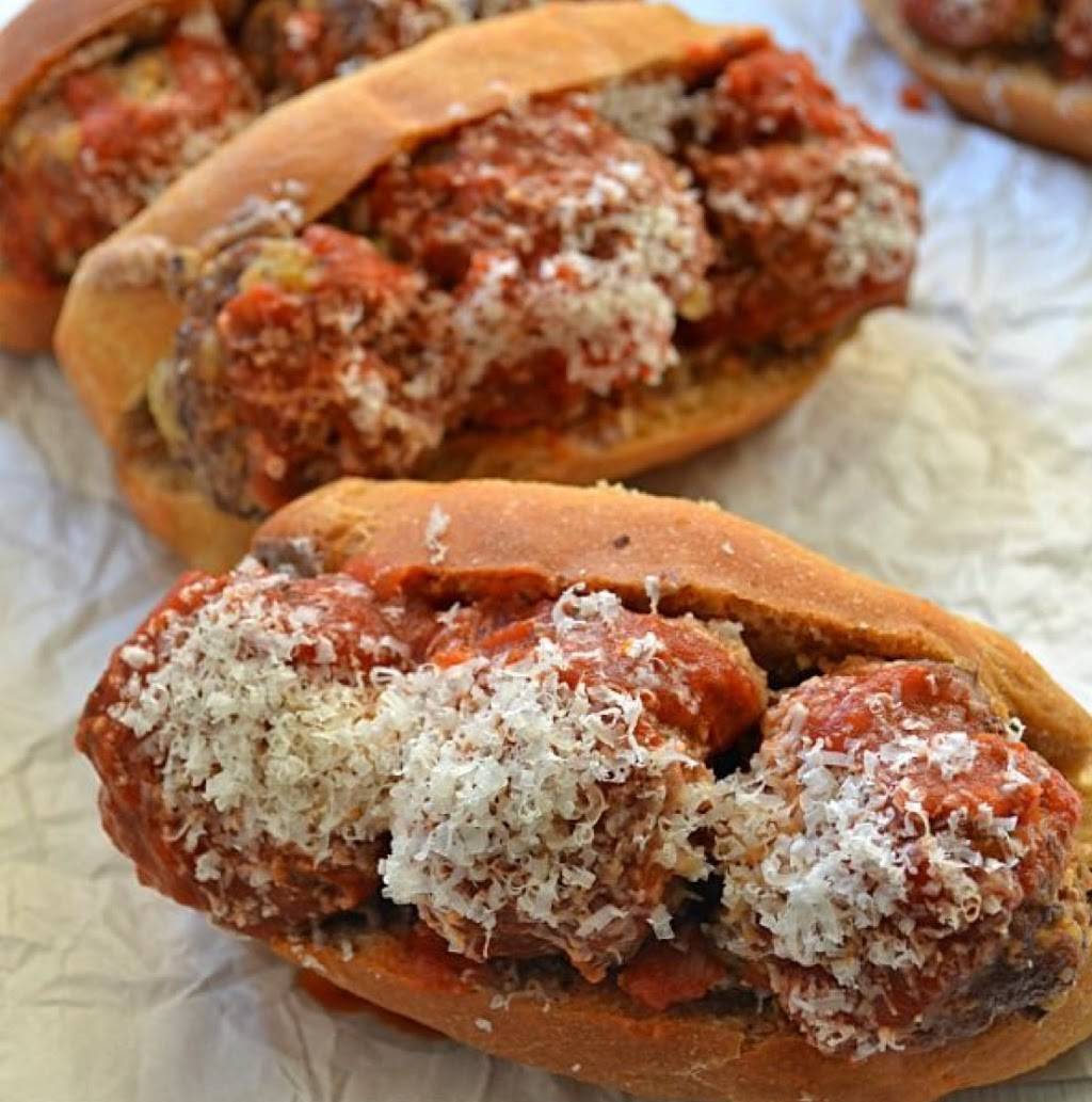 Cows Rock Ice Cream | cafe | 5 Johnson St, North Andover, MA 01845, USA | 9786867625 OR +1 978-686-7625