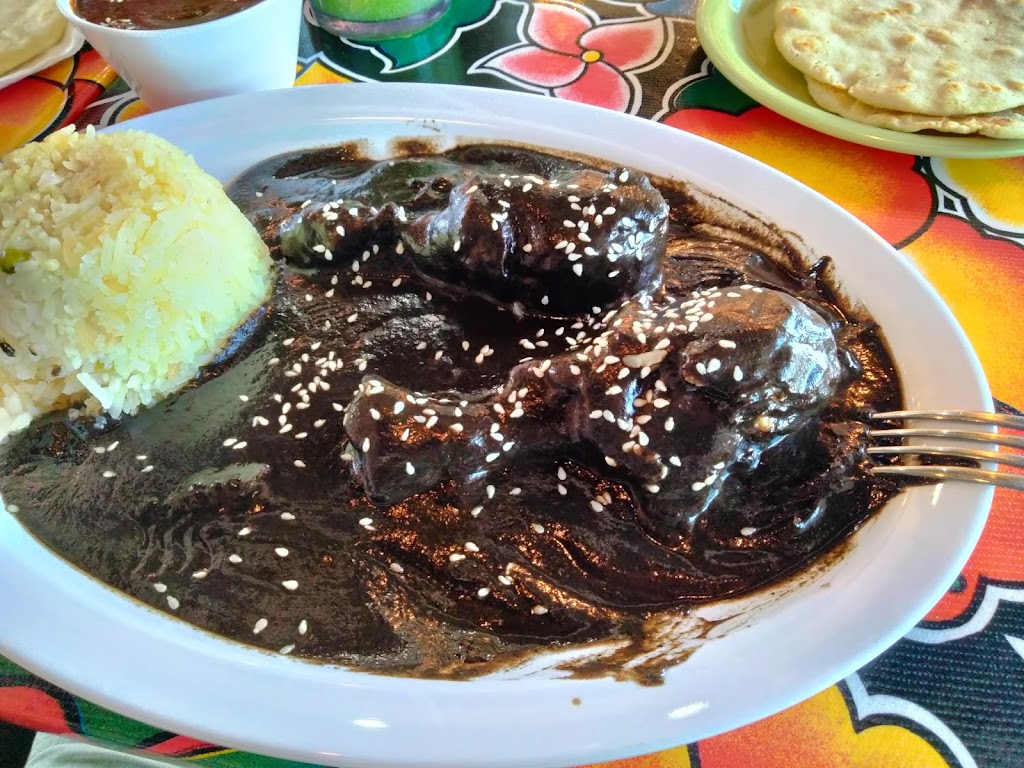 Café Guanaco la Oaxaqueña | restaurant | 3970 W 5400 S, Salt Lake City, UT 84129, USA | 8014846584 OR +1 801-484-6584