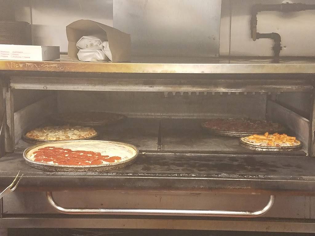 CJs Pizza & Giant Grinders | restaurant | 273 Broad St, Manchester, CT 06040, USA | 8606495329 OR +1 860-649-5329