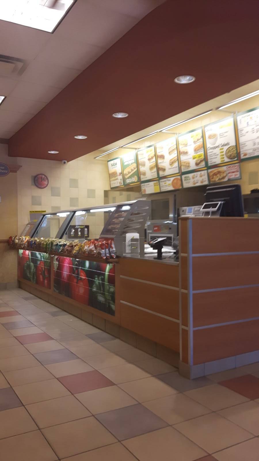 Subway | restaurant | Simcoe Plaza, 307 Blake St, Barrie, ON L4M 1K7, Canada | 7055035001 OR +1 705-503-5001