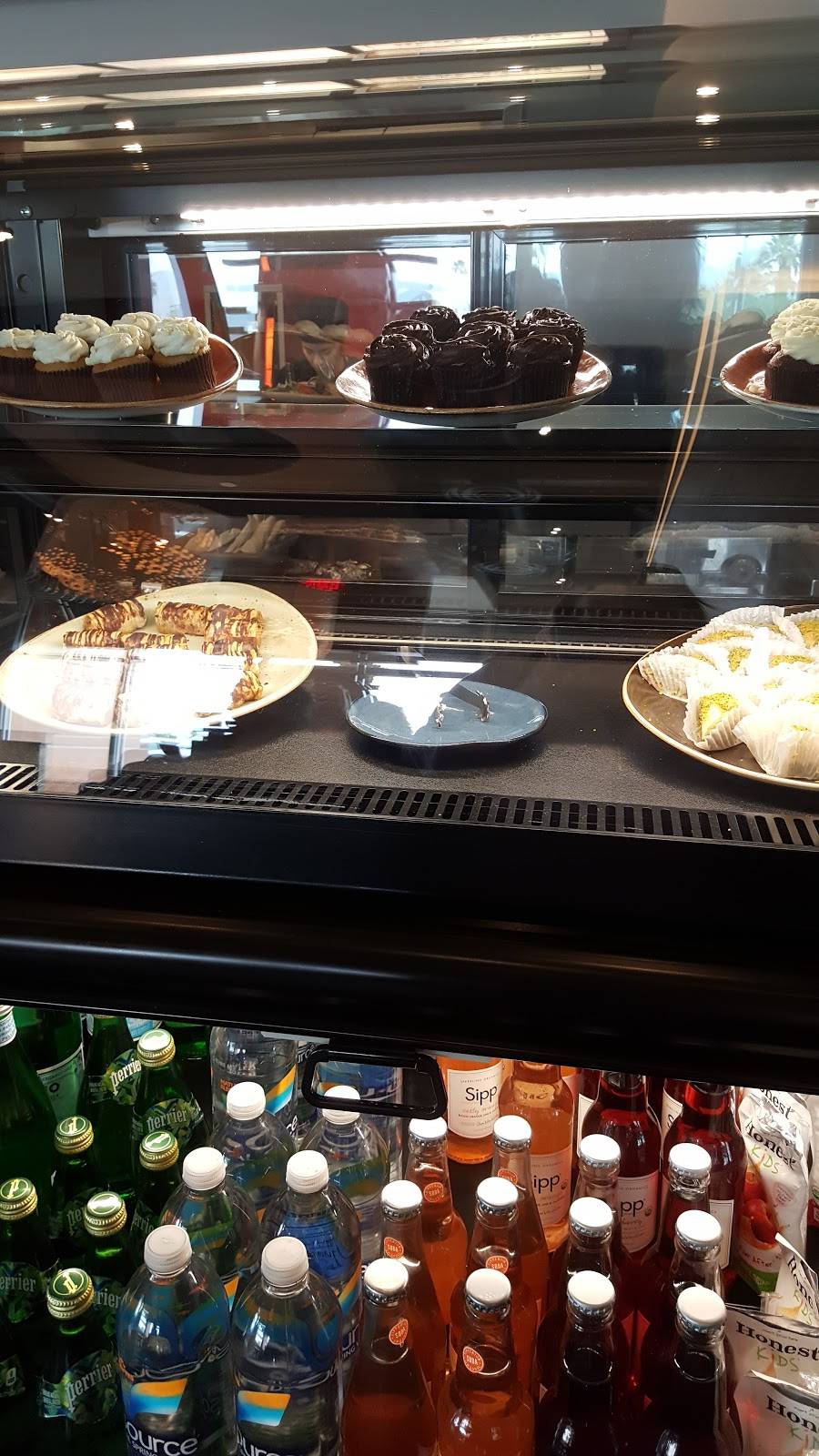 Luna Grill - Palm Desert | restaurant | 73405 CA-111 Ste.105, Palm Desert, CA 92260, USA | 4422275810 OR +1 442-227-5810