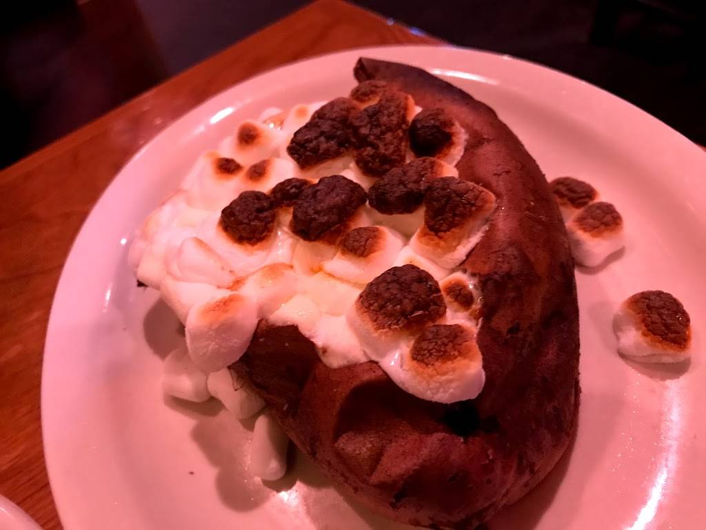 Texas Roadhouse | restaurant | 2536 W, I-20, Grand Prairie, TX 75052, USA | 9722060860 OR +1 972-206-0860