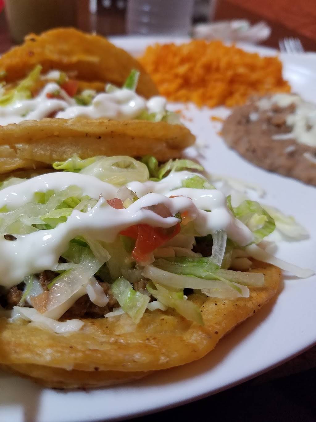 La Esmeralda Mexican Restaurant | restaurant | 108 N Franklin Ave, Polo, IL 61064, USA | 8159461010 OR +1 815-946-1010