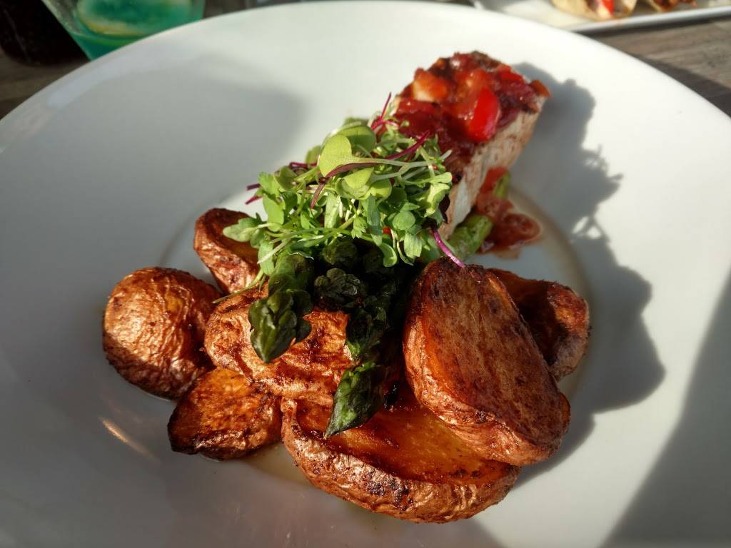 The Dockside Bar & Grill | restaurant | 153 Sweeney St, North Tonawanda, NY 14120, USA | 7166933600 OR +1 716-693-3600