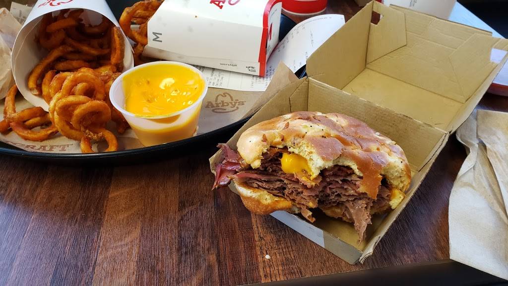 Arbys | restaurant | 10 Main St, Dubuque, IA 52001, USA | 5635570531 OR +1 563-557-0531