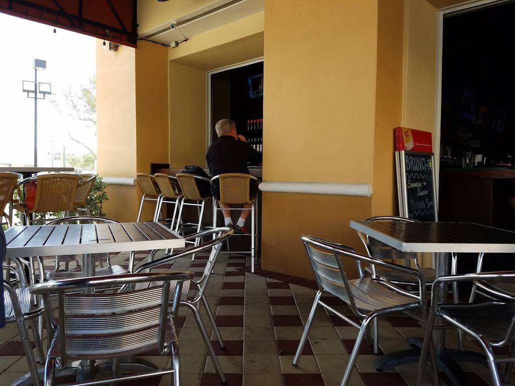 The Brass Tap | restaurant | 895 Wiggins Pass Rd, Naples, FL 34110, USA | 2396316397 OR +1 239-631-6397