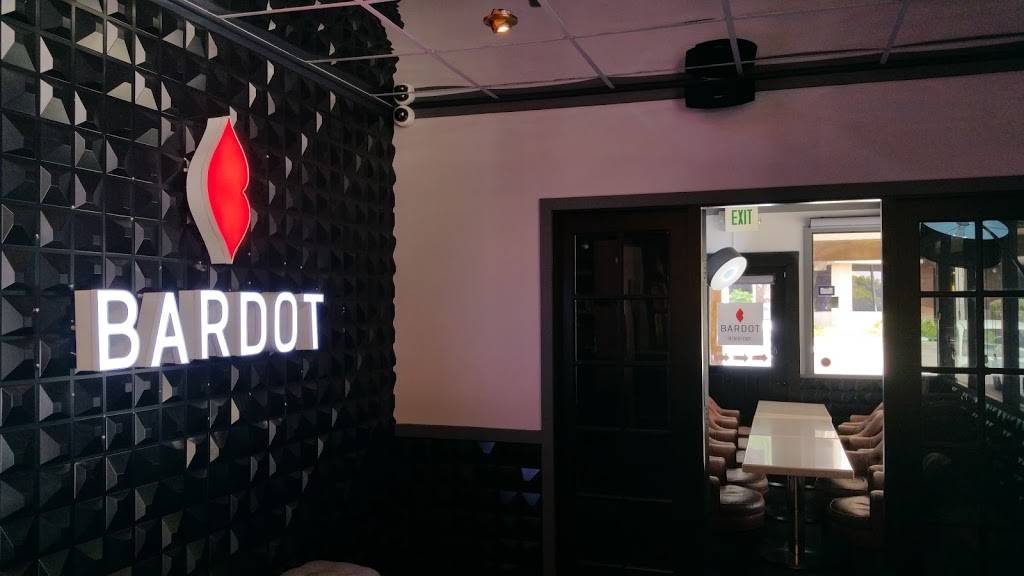 BARDOT Bistro Café | restaurant | 14740 Beach Blvd, La Mirada, CA 90638, USA | 7145210079 OR +1 714-521-0079
