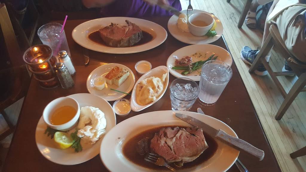 Phils Tara Hideaway | restaurant | 15021 60th St N, Oak Park Heights, MN 55082, USA | 6514399850 OR +1 651-439-9850