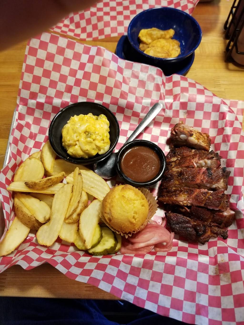 Famous Daves | restaurant | 13122 Jamboree Rd, Irvine, CA 92602, USA | 7144629179 OR +1 714-462-9179