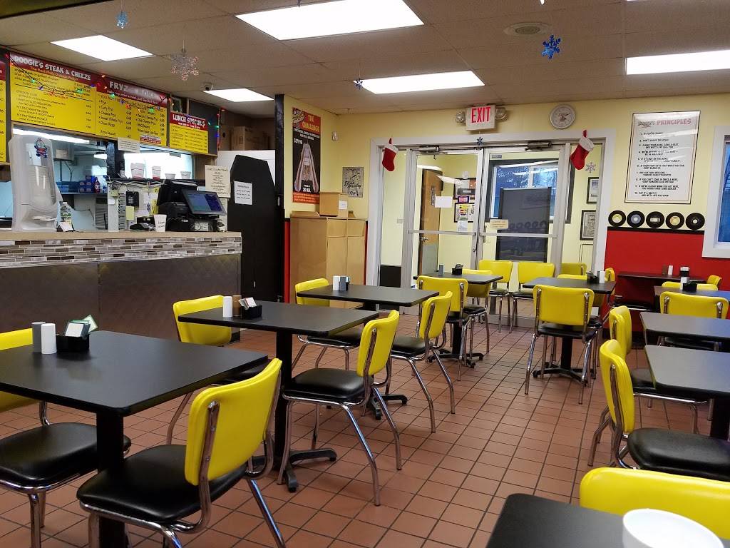 Doogies | restaurant | 2525 Berlin Turnpike, Newington, CT 06111, USA | 8606663647 OR +1 860-666-3647
