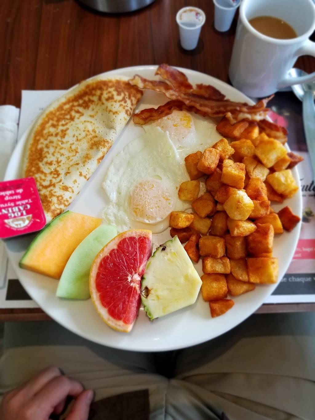 Coco Frutti Victoriaville | restaurant | 950 Boulevard Jutras E, Victoriaville, QC G6S 1E4, Canada | 8193572213 OR +1 819-357-2213