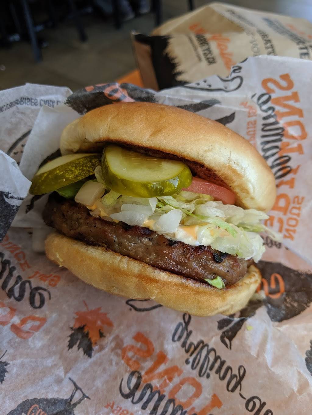 Harveys | restaurant | 1505 Dundas St E, Mississauga, ON L4X 1L3, Canada | 9056258706 OR +1 905-625-8706