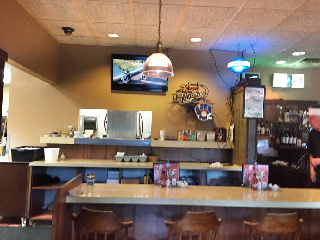 Champion Chicken | restaurant | 8718 W Lisbon Ave, Milwaukee, WI 53222, USA | 4144626200 OR +1 414-462-6200