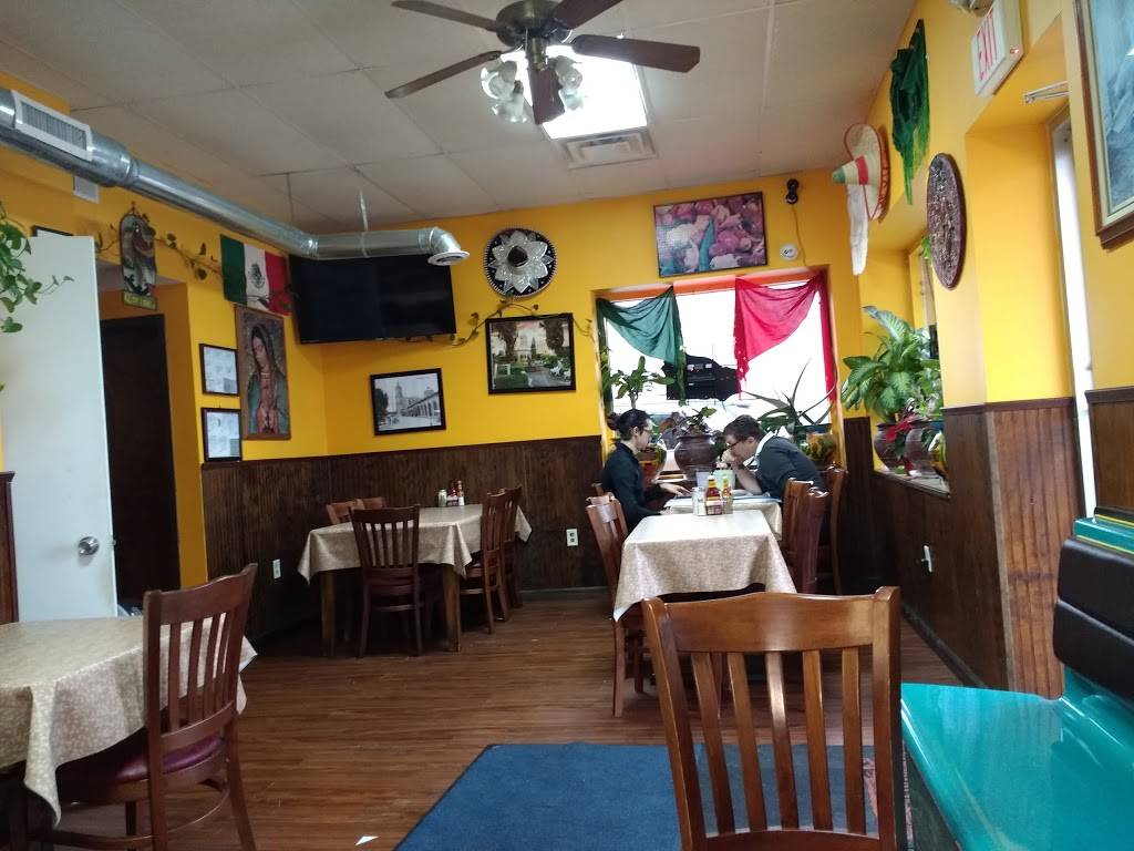 Huaraches Moroleon | restaurant | 805 Philo Rd, Urbana, IL 61801, USA | 2173446772 OR +1 217-344-6772