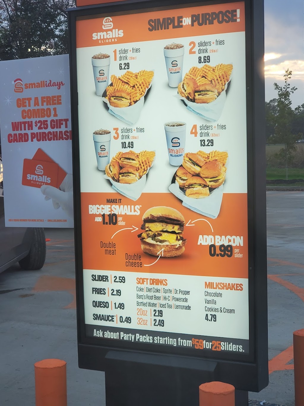 Smalls Sliders | restaurant | 406 Thomas Rd, West Monroe, LA 71292, USA | 3183380540 OR +1 318-338-0540