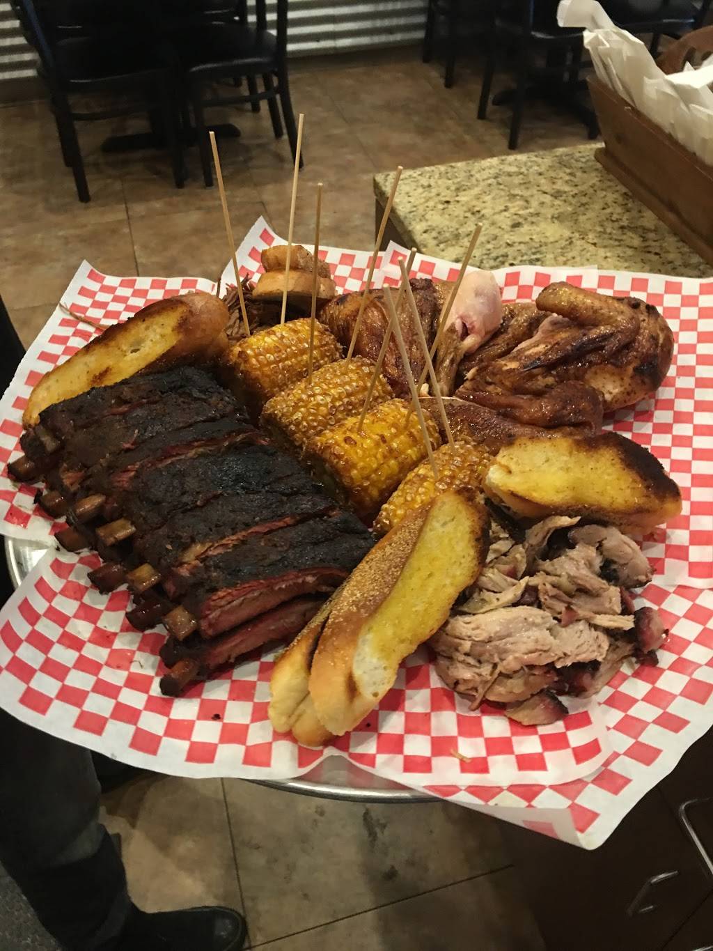 Ellie Lous Brews & BBQ | restaurant | 336 Moore Rd, Ocoee, FL 34761, USA | 4073479515 OR +1 407-347-9515