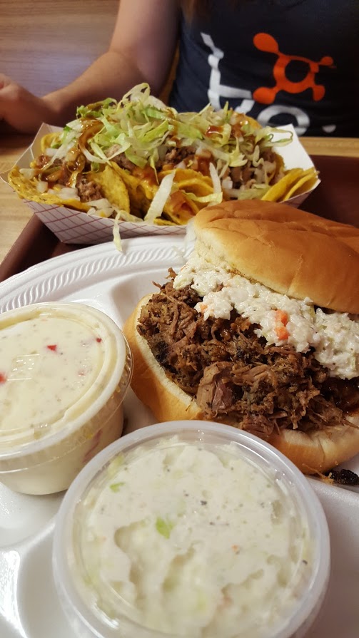 Terri-Lynns Bar-B-Q & Deli | restaurant | 10102 N Rodney Parham Rd # 2, Little Rock, AR 72227, USA | 5012276371 OR +1 501-227-6371