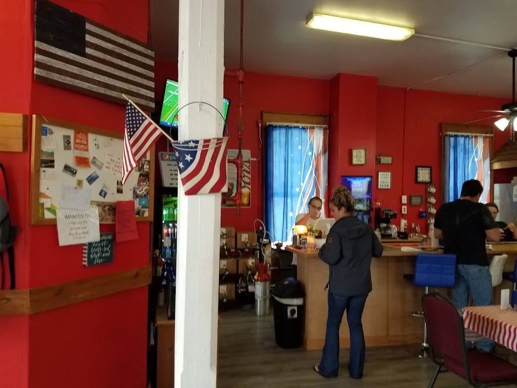 Siss Restaurant | restaurant | 2 W Pleasant St, Catawba, OH 43010, USA | 9378280061 OR +1 937-828-0061